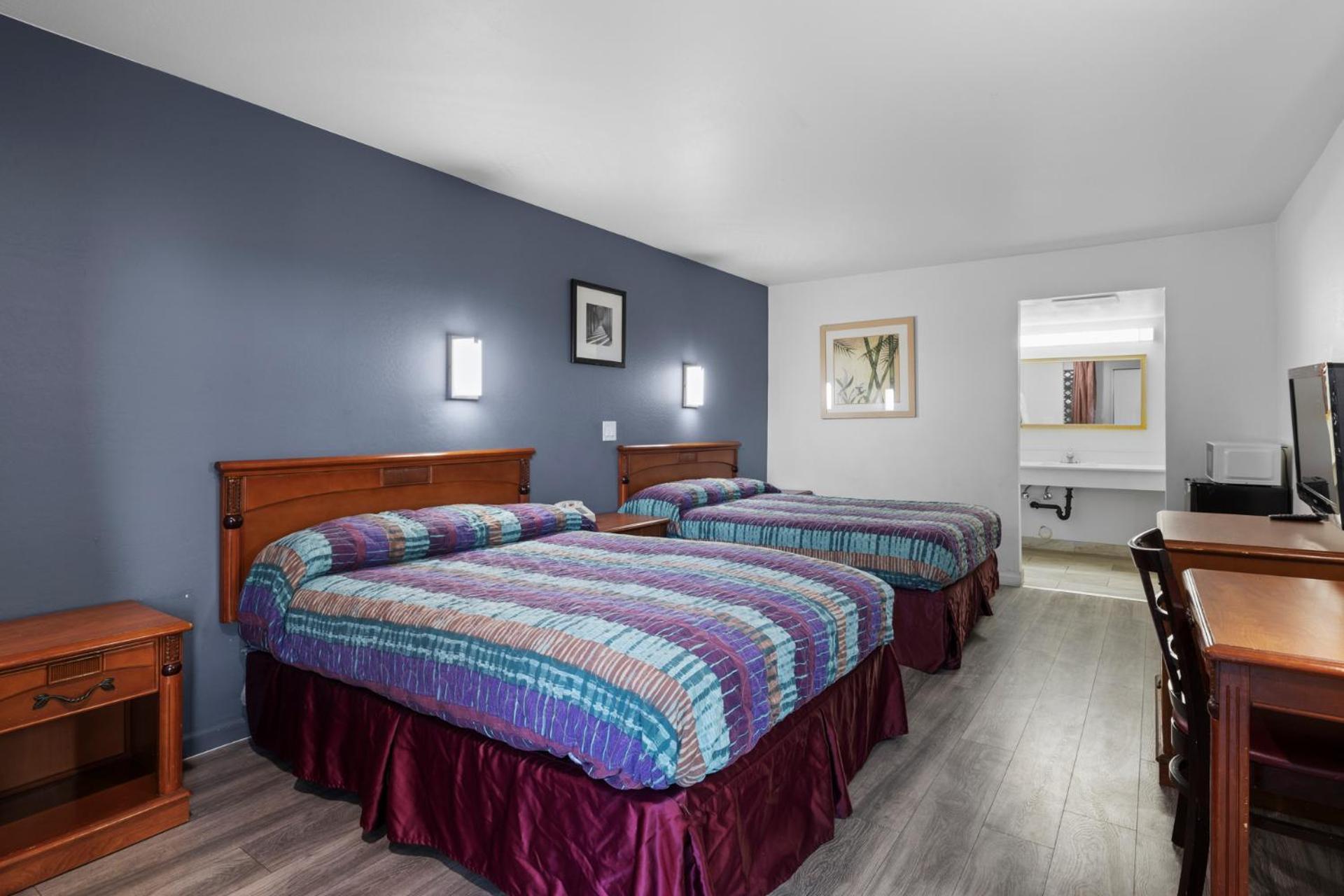 Travel Inn Финикс Екстериор снимка